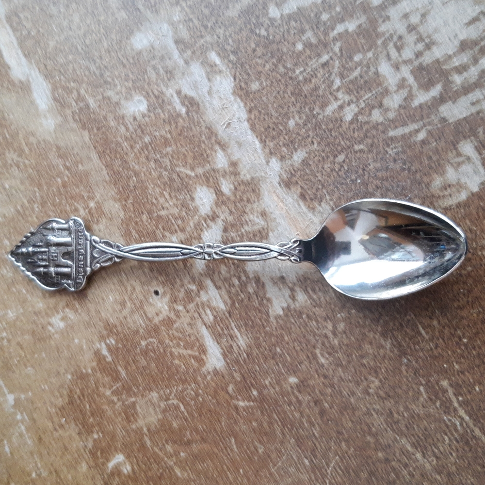 Vintage Disney 1982 Souvenir Spoon.